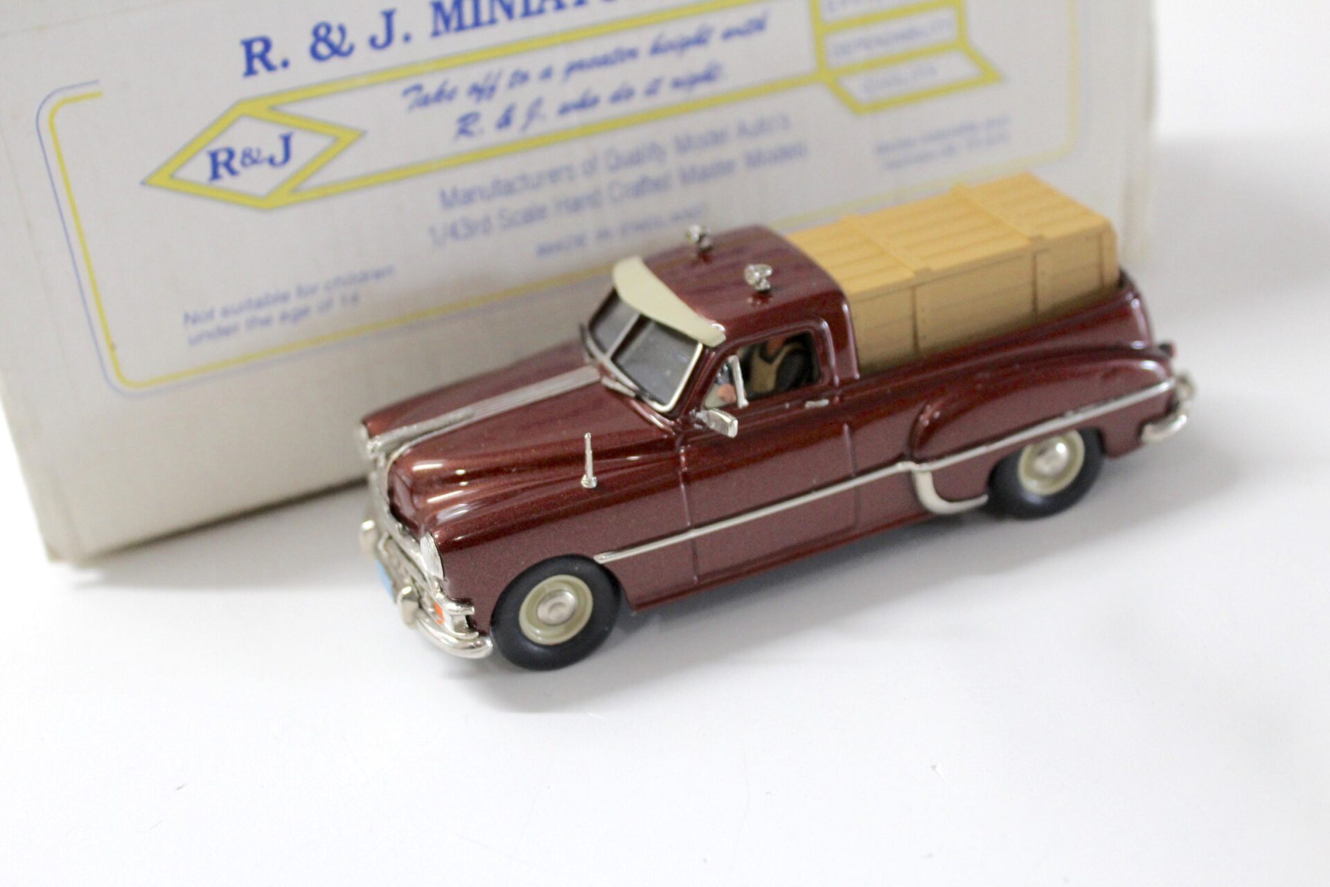 ID 53320 orig.jpg 1:43 R&J Miniatures 1949 Pontiac PICK UP Truck dark red with auxiliary lights