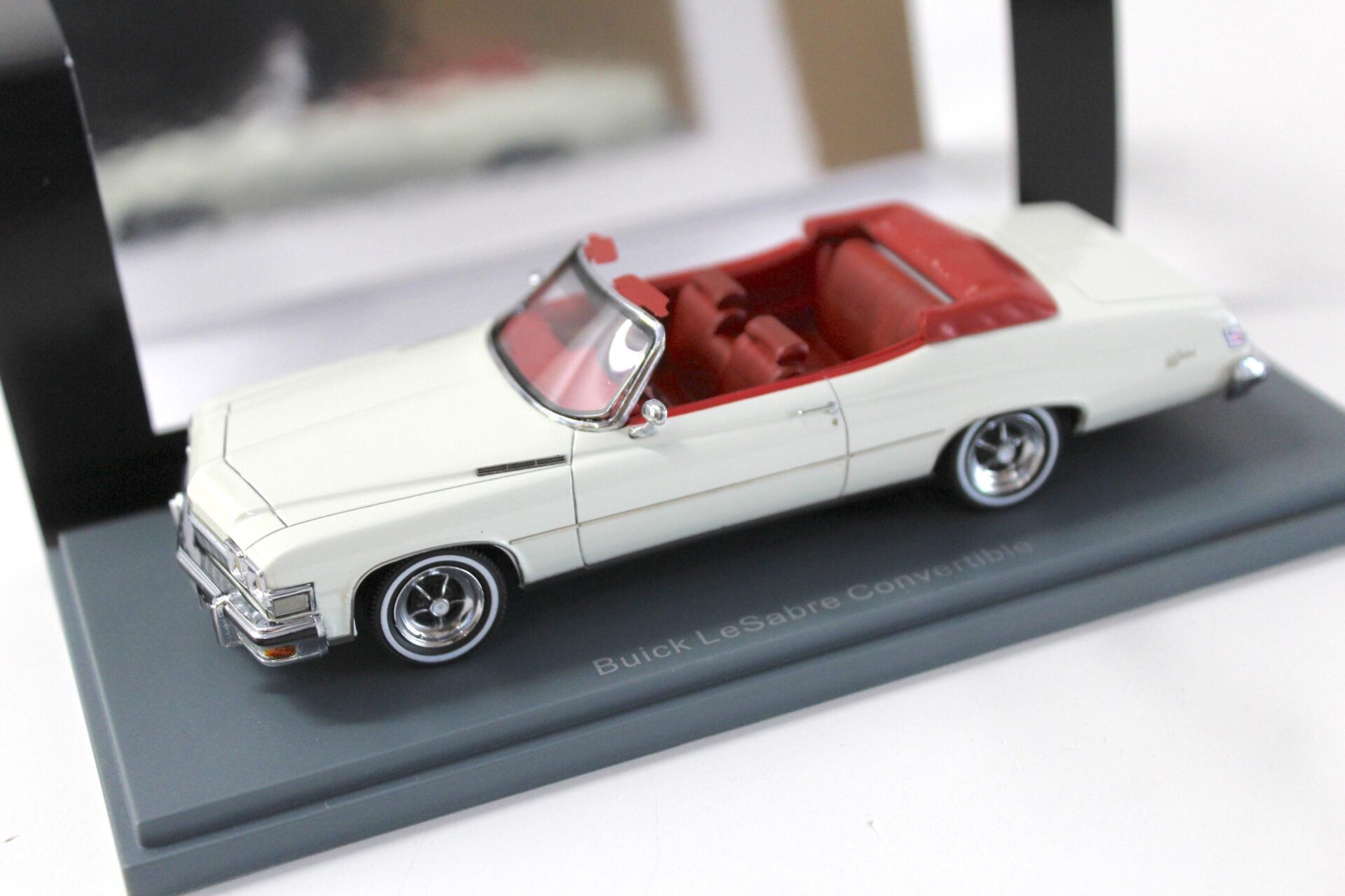 1:43 NEO Buick Le Sabre Convertible 1974 white