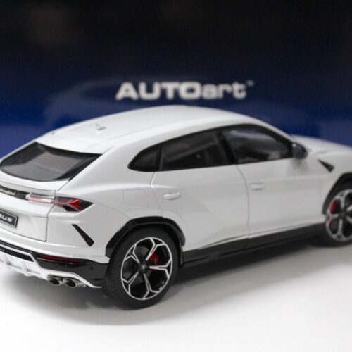 1:18 AUTOart Lamborghini Urus 2018 Bianco icarus/ metallic white