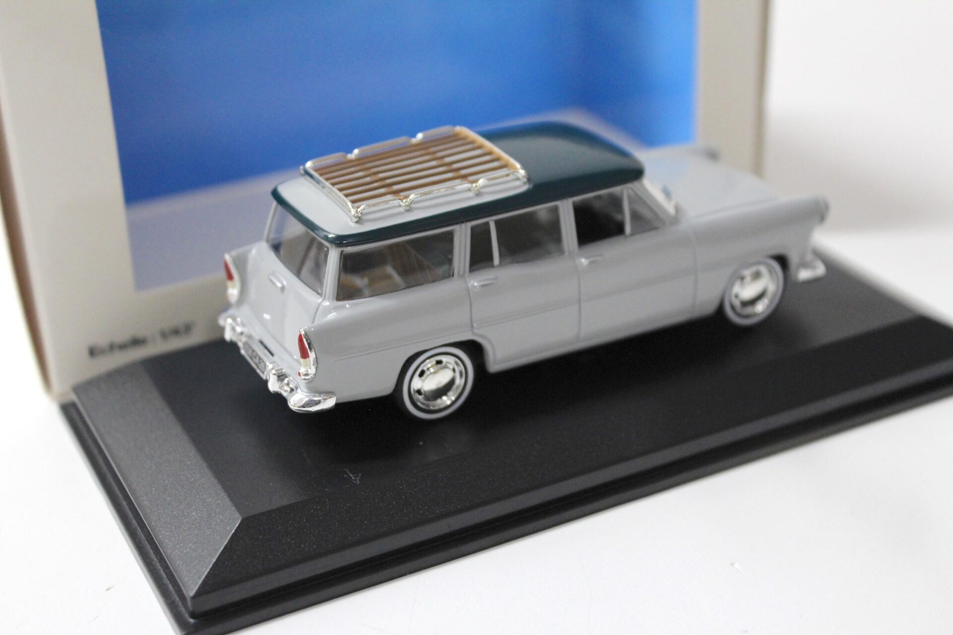 1:43 Norev Simca Marley Estate 1957 grey