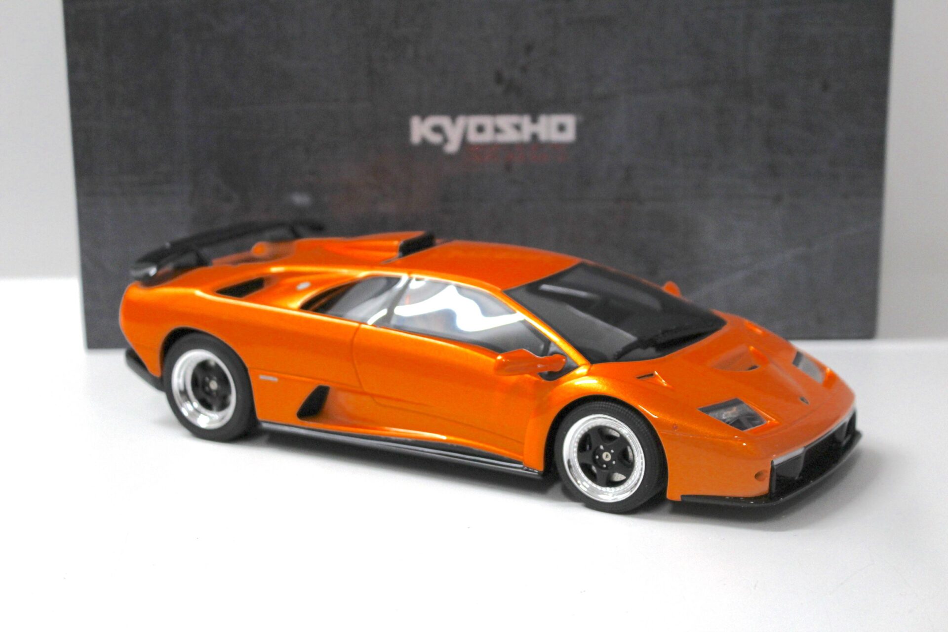 1:18 Kyosho Lamborghini Diablo GT Coupe orange