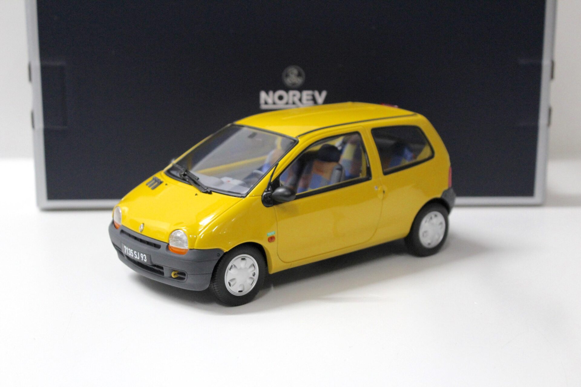 1:18 Norev Renault Twingo 1996 Lemon yellow & United Deco