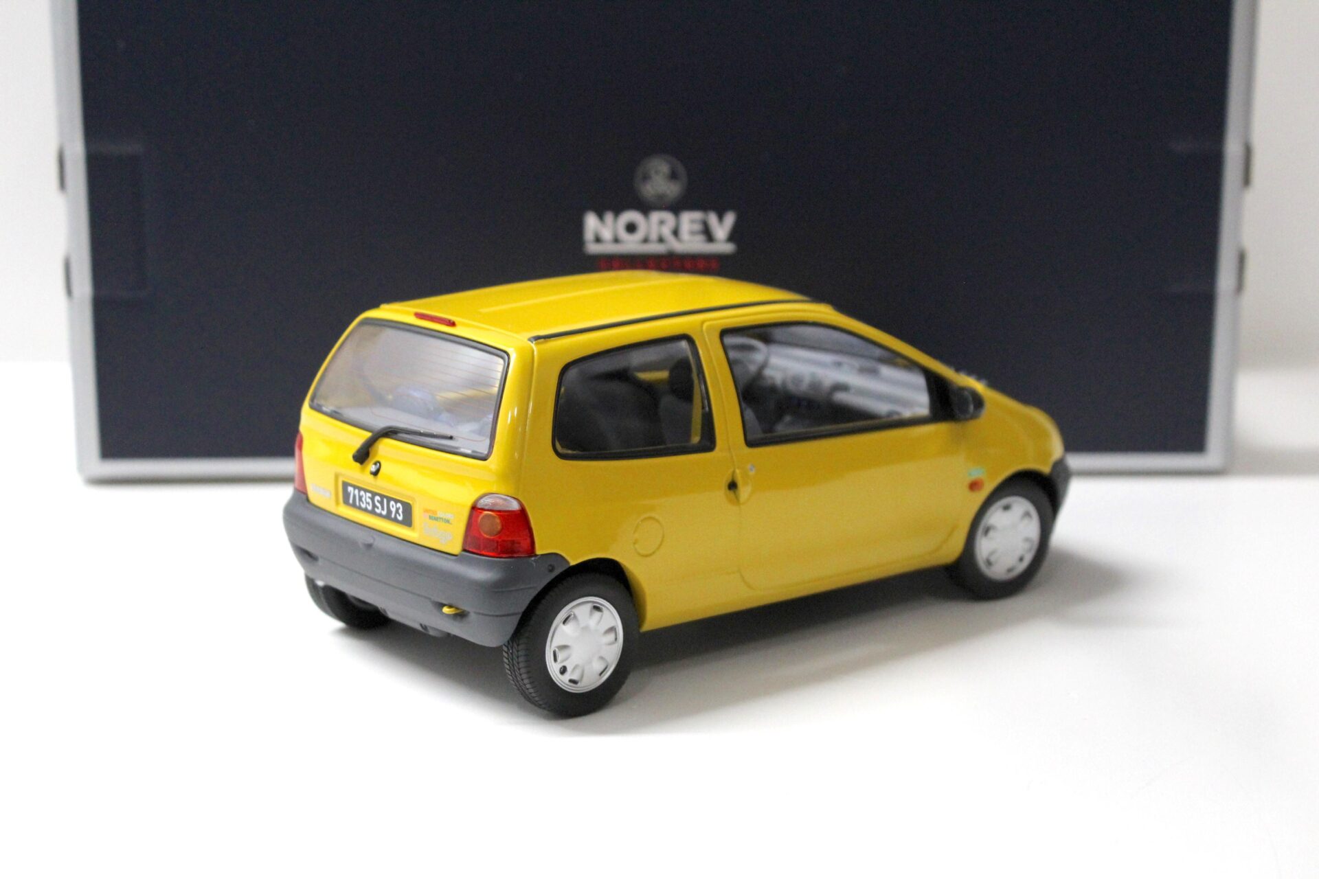 1:18 Norev Renault Twingo 1996 Lemon yellow & United Deco