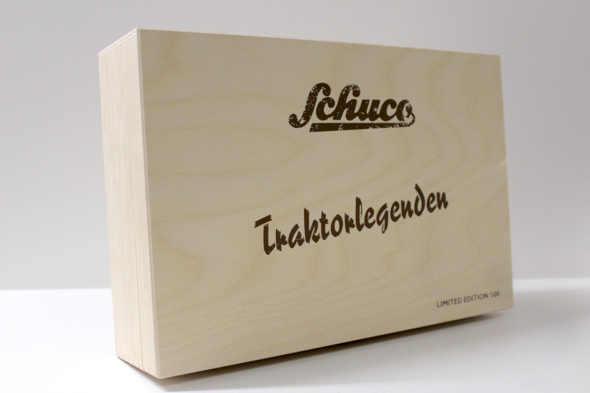 1:32 Schuco SET Traktorlegenden Eicher 3125, Schlüter 1250, IHC 1255 + HOLZ BOX