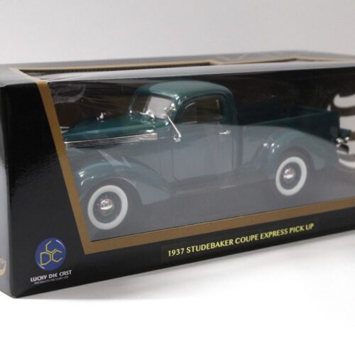 1:18 Road Signature Studebaker Coupe Express Pick Up dark green 1937