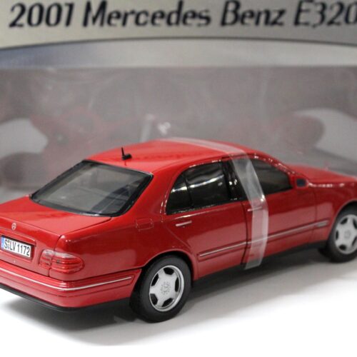 1:18 Sun Star Mercedes E320 Sedan Avantgarde red 2001 - Image 3