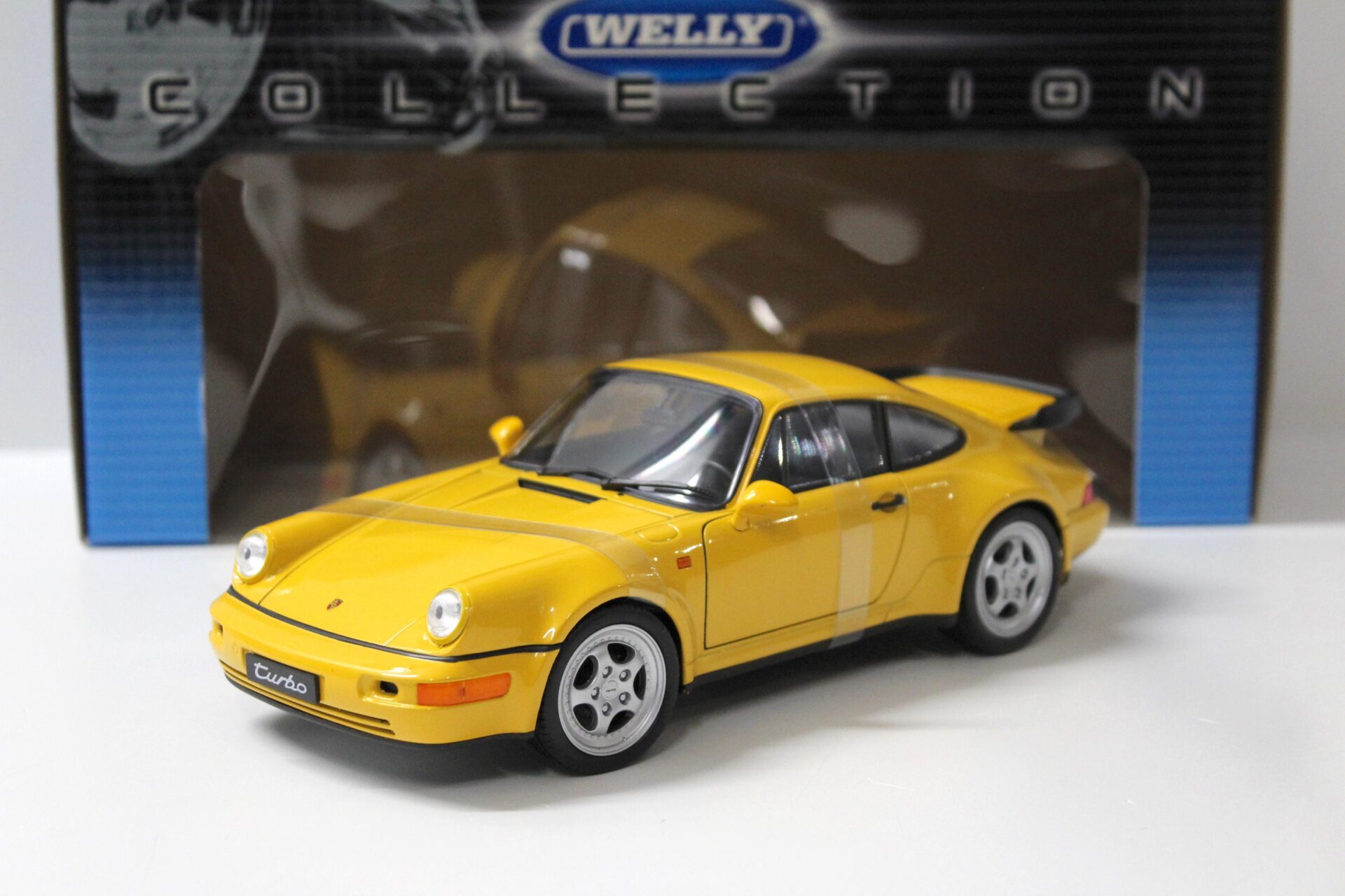 ID 54824 orig.jpg 1:18 Welly Porsche 911 (964) Turbo Coupe yellow