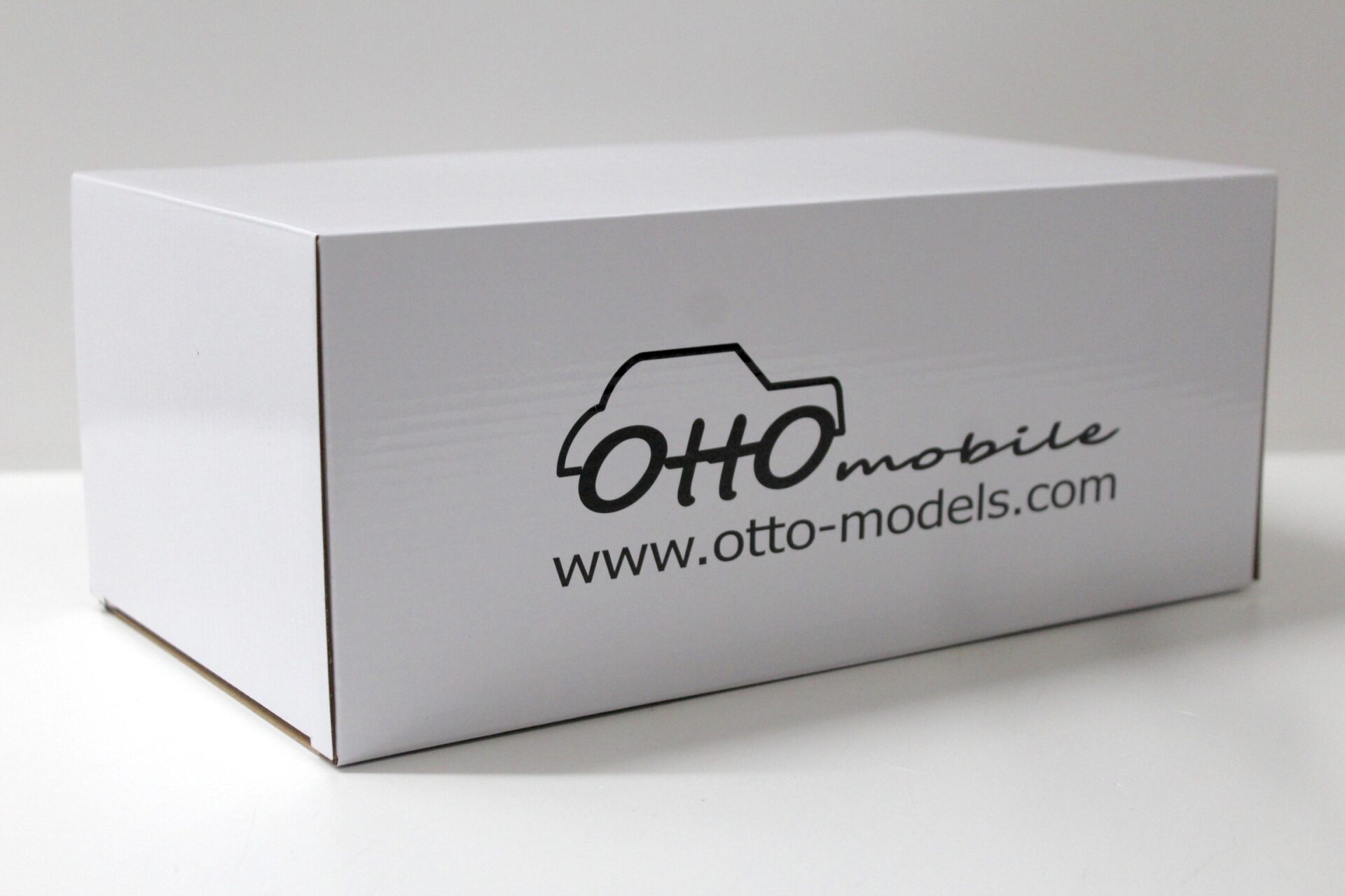 1:18 OTTO mobile OT884 Renault Clio 3 Phase 2 RS RB7 black 2012