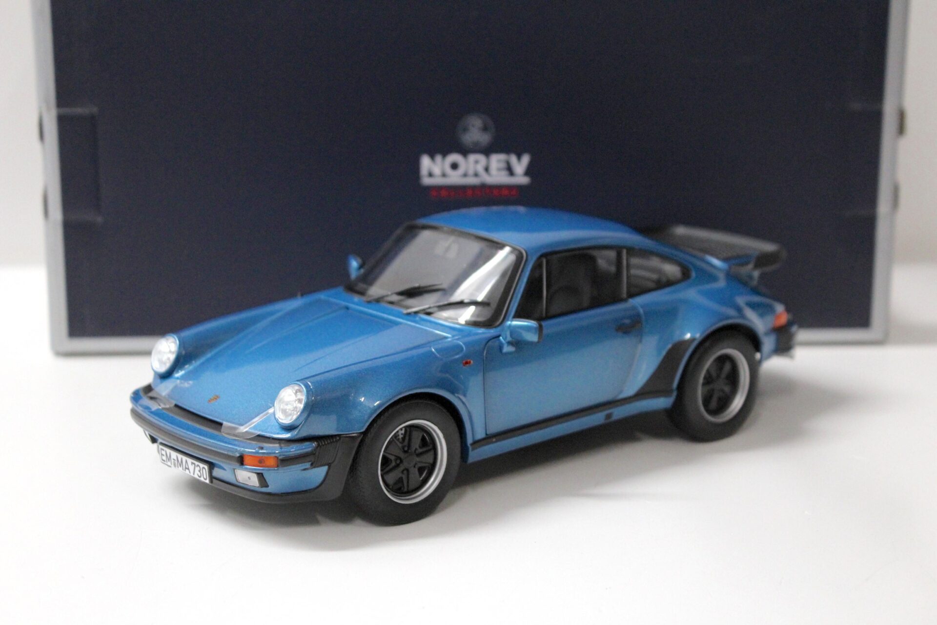 1:18 Norev Porsche 911 Turbo 3.3 Coupe 1977 enzian blue metallic