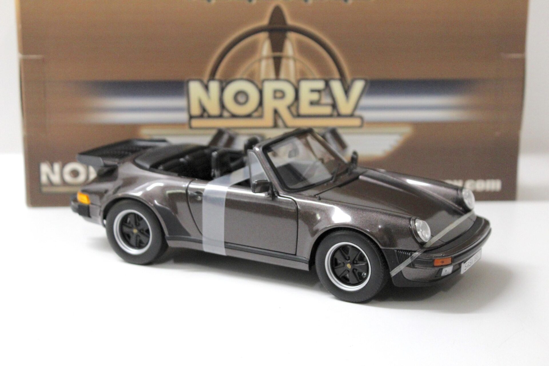 1:18 Norev Porsche 911 Turbo 3.3 Cabriolet brown metallic