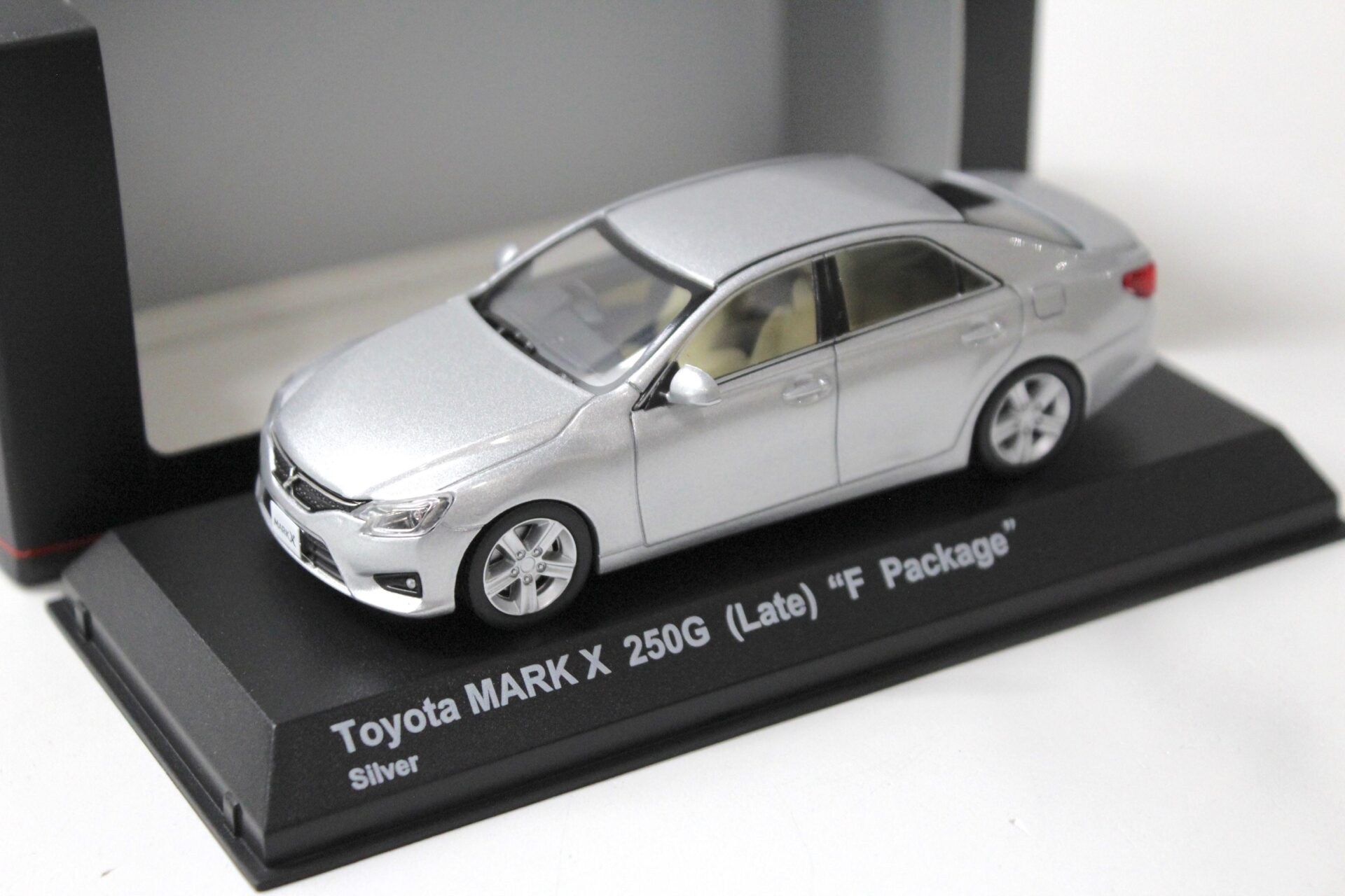 1:43 Kyosho Toyota MARK X 250G (Late) "F Package" Limousine silver