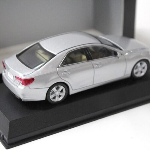 1:43 Kyosho Toyota MARK X 250G (Late) "F Package" Limousine silver