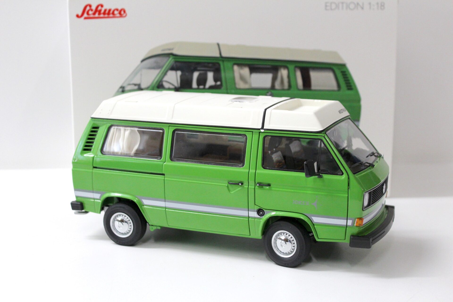 1:18 Schuco VW T3a T3 "JOKER" Campingbus Camper mit Faltdach Westfalia green