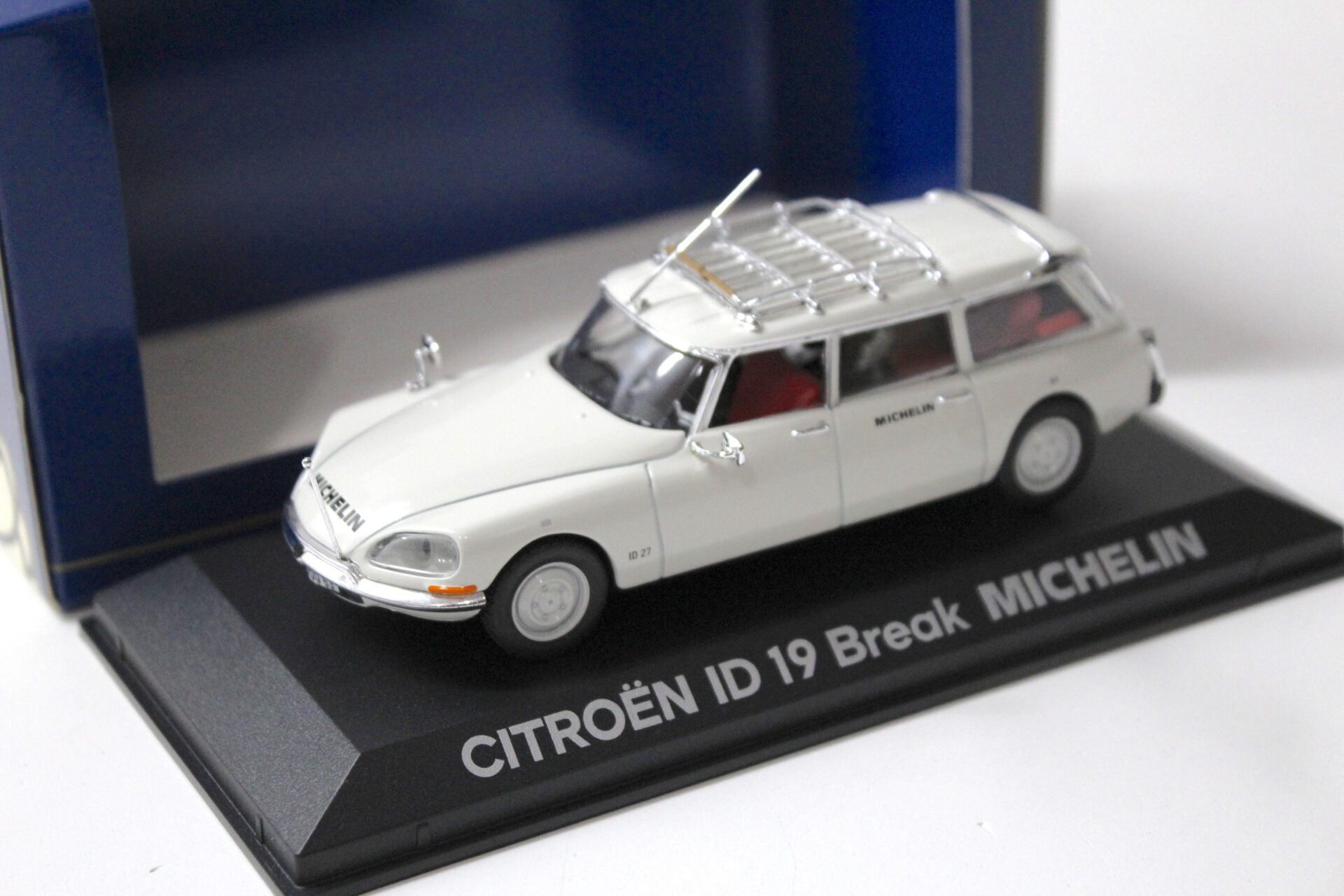 1:43 Norev Citroen ID 19 Break "Michelin" white