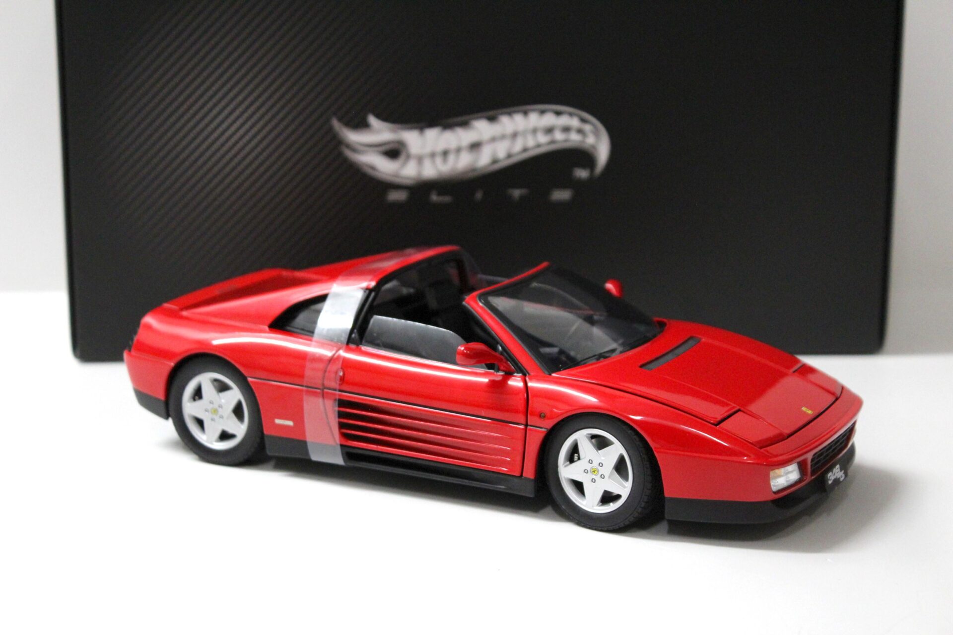 1:18 Hot Wheels Elite Ferrari 348 TS red