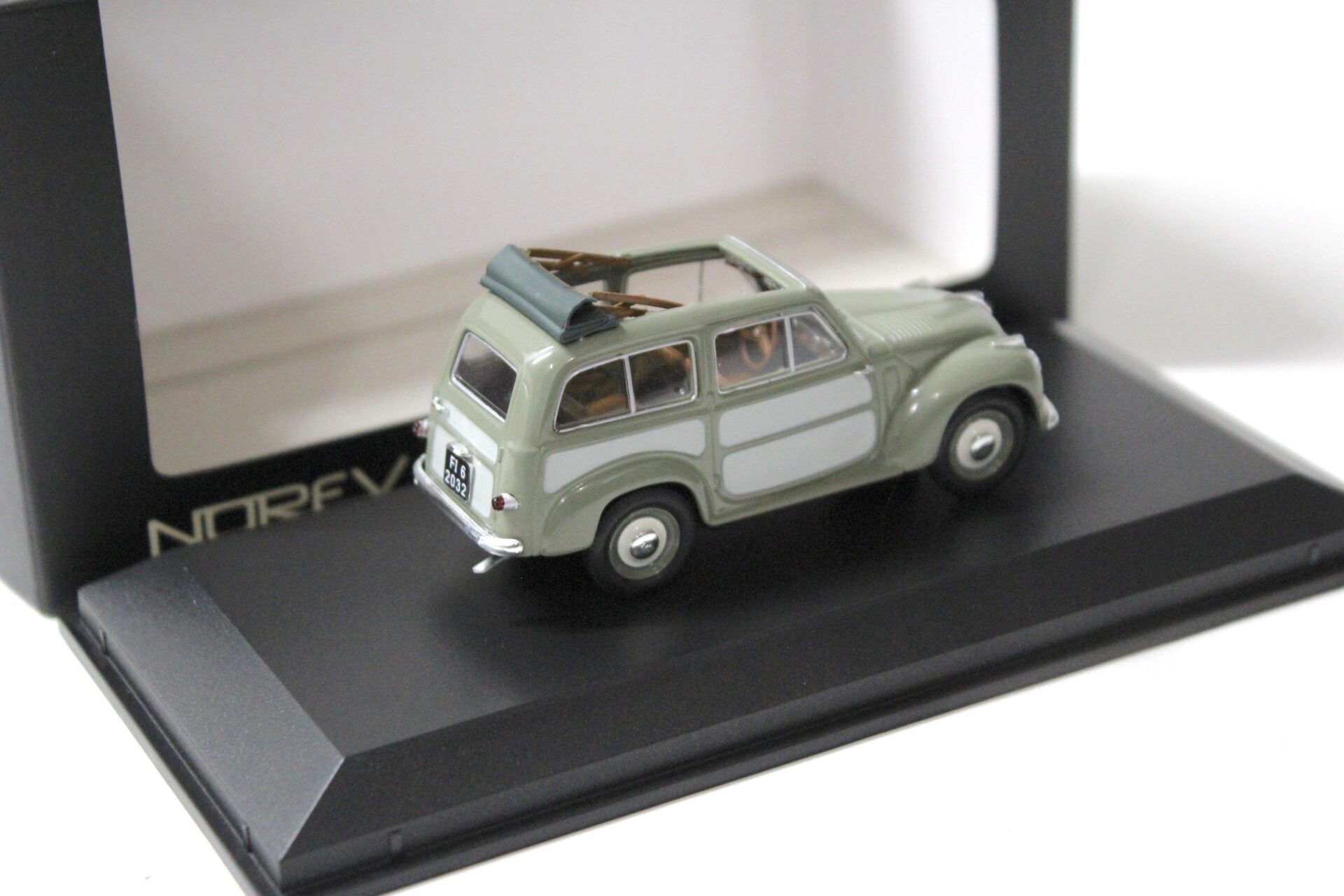 1:43 Norev Fiat 500C Belvedere green/ grey