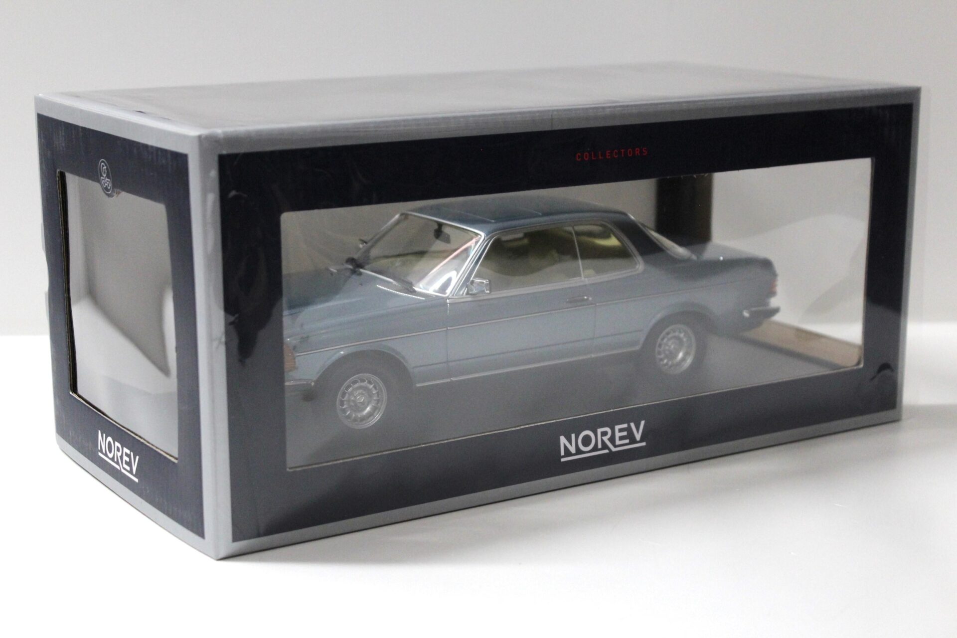 1:18 Norev mercedes 280 CE Coupe 1980 silver-blue metallic