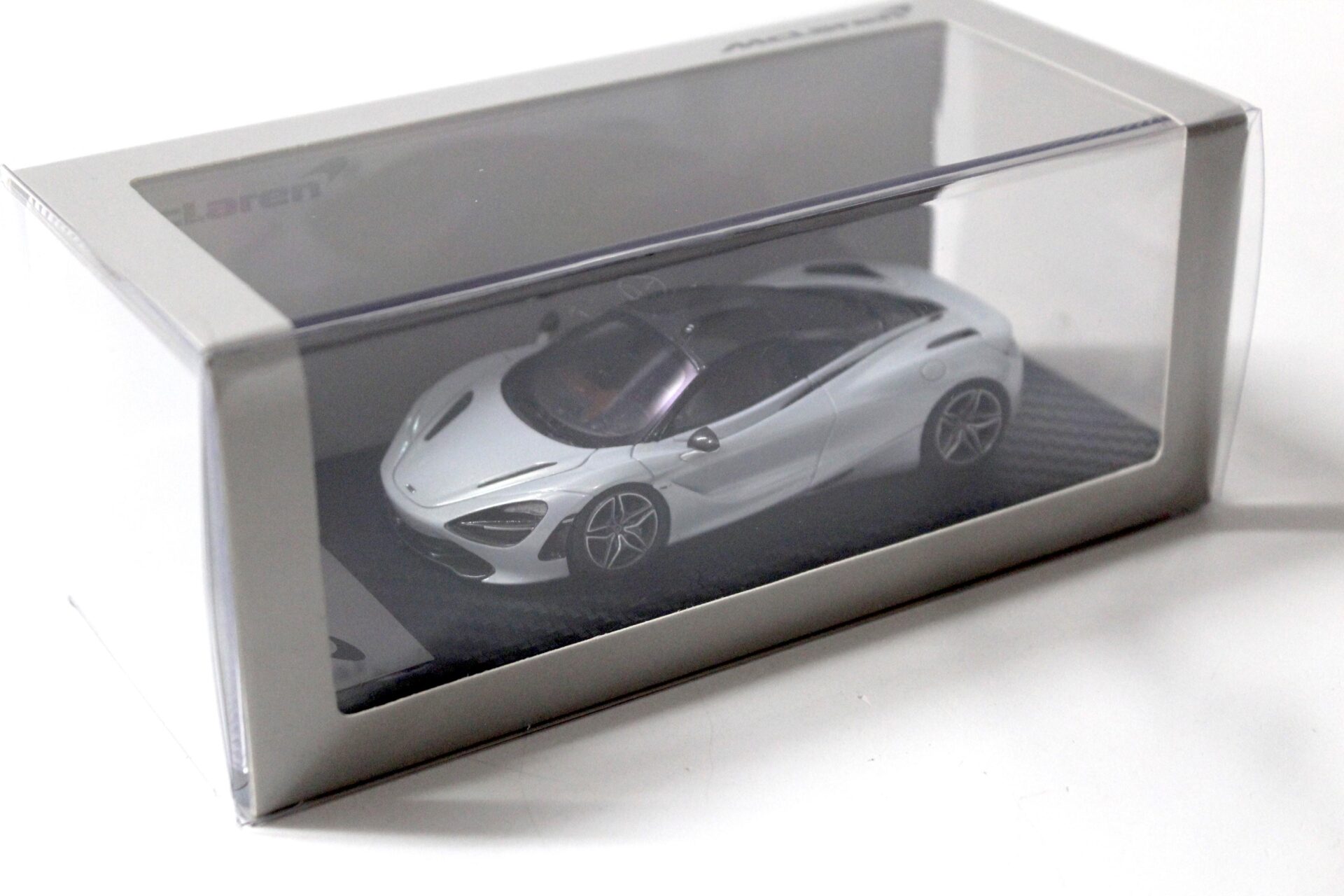1:43 True Scale TSM McLaren 720S (P14) Coupe 2017 Gletscher white DEALER VERSION