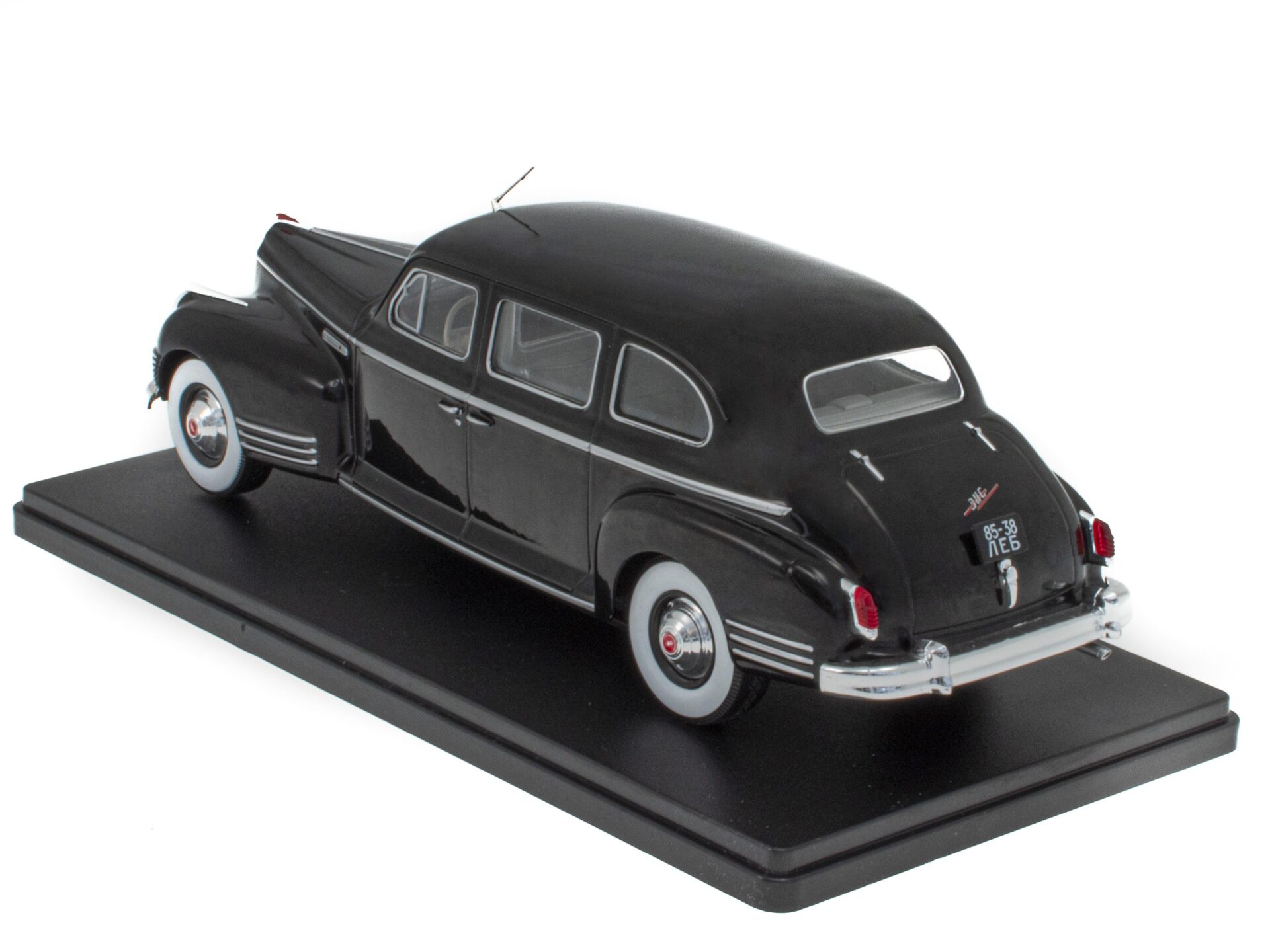 1:24 Hachette East Legendary ZIS-110 Sedanette 1945 black