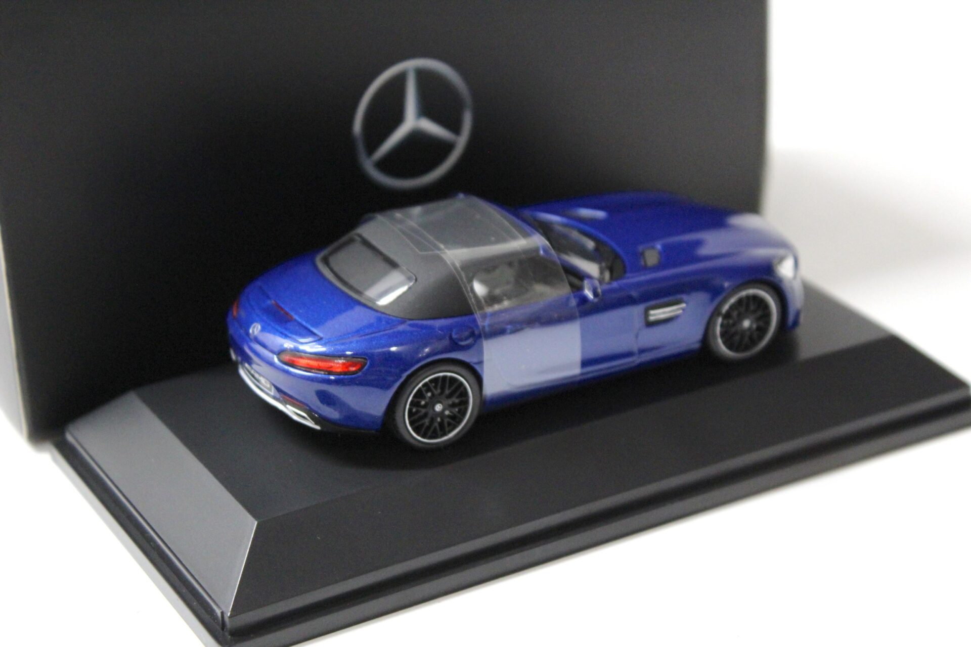 1:43 Spark Mercedes AMG GT Roadster brilliant blue DEALER VERSION %SALE%
