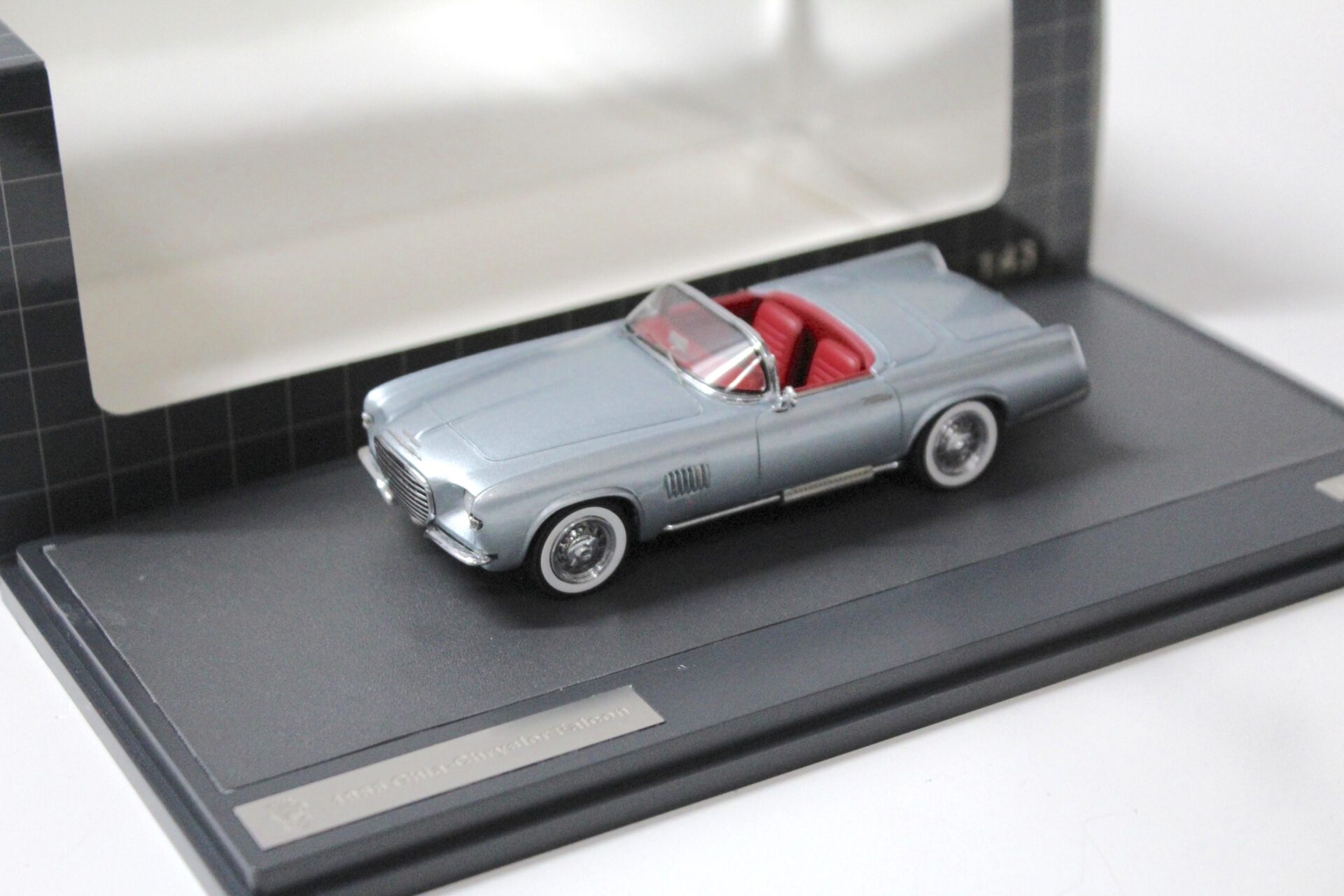 1:43 Matrix 1955 Ghia-Chrysler Falcon Convertible silver-blue