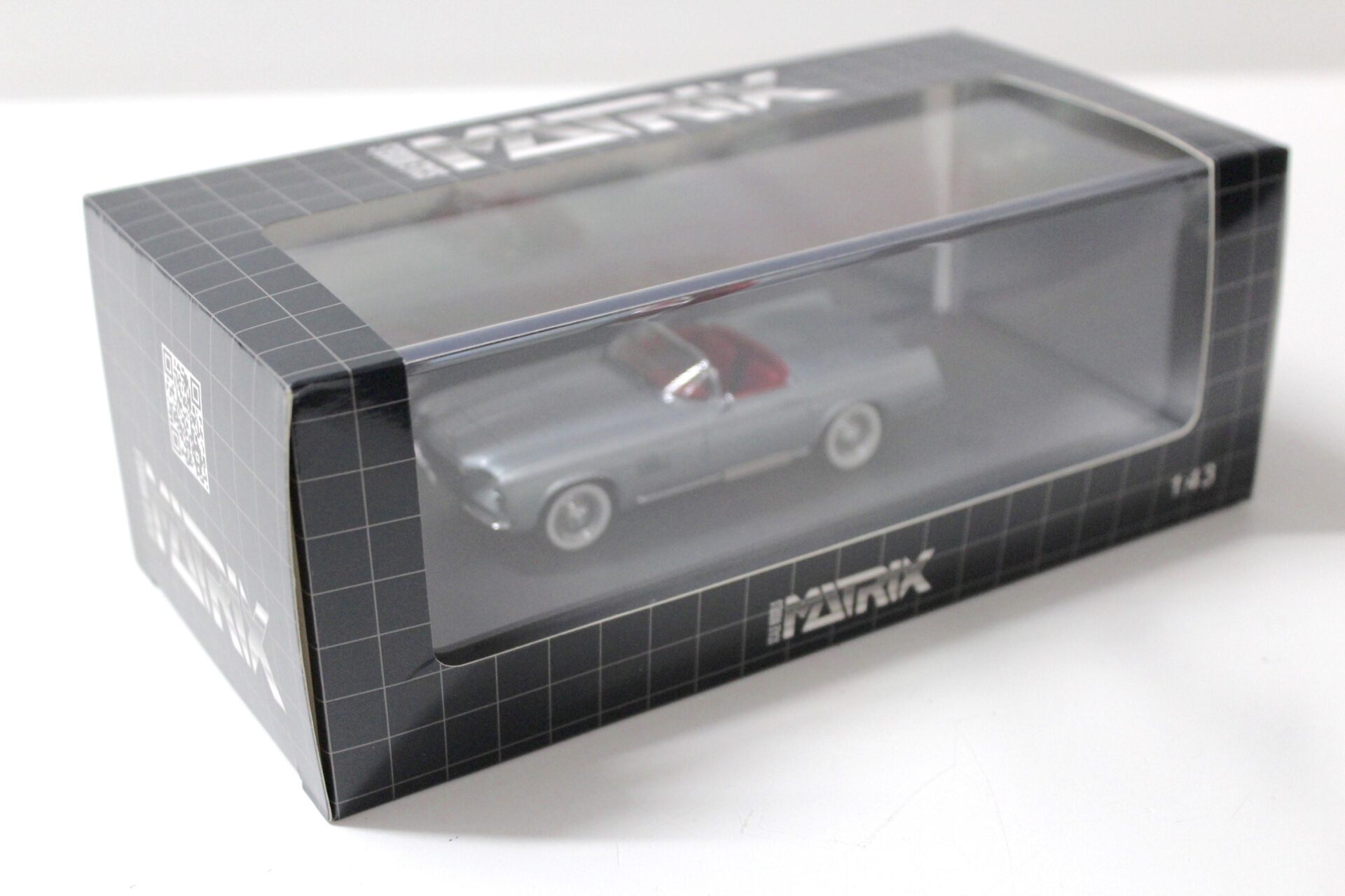 1:43 Matrix 1955 Ghia-Chrysler Falcon Convertible silver-blue