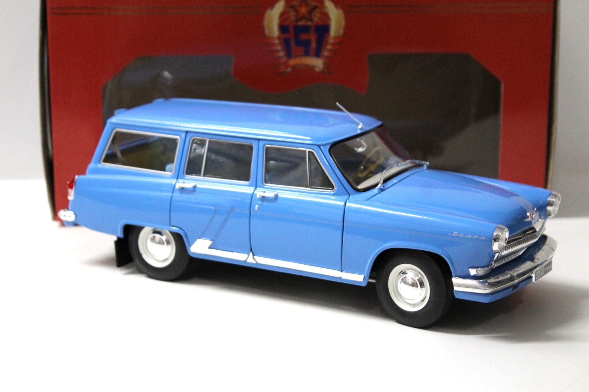 1:18 IST Wolga Volga GAZ 22V Kombi "Volga" 1967 blue