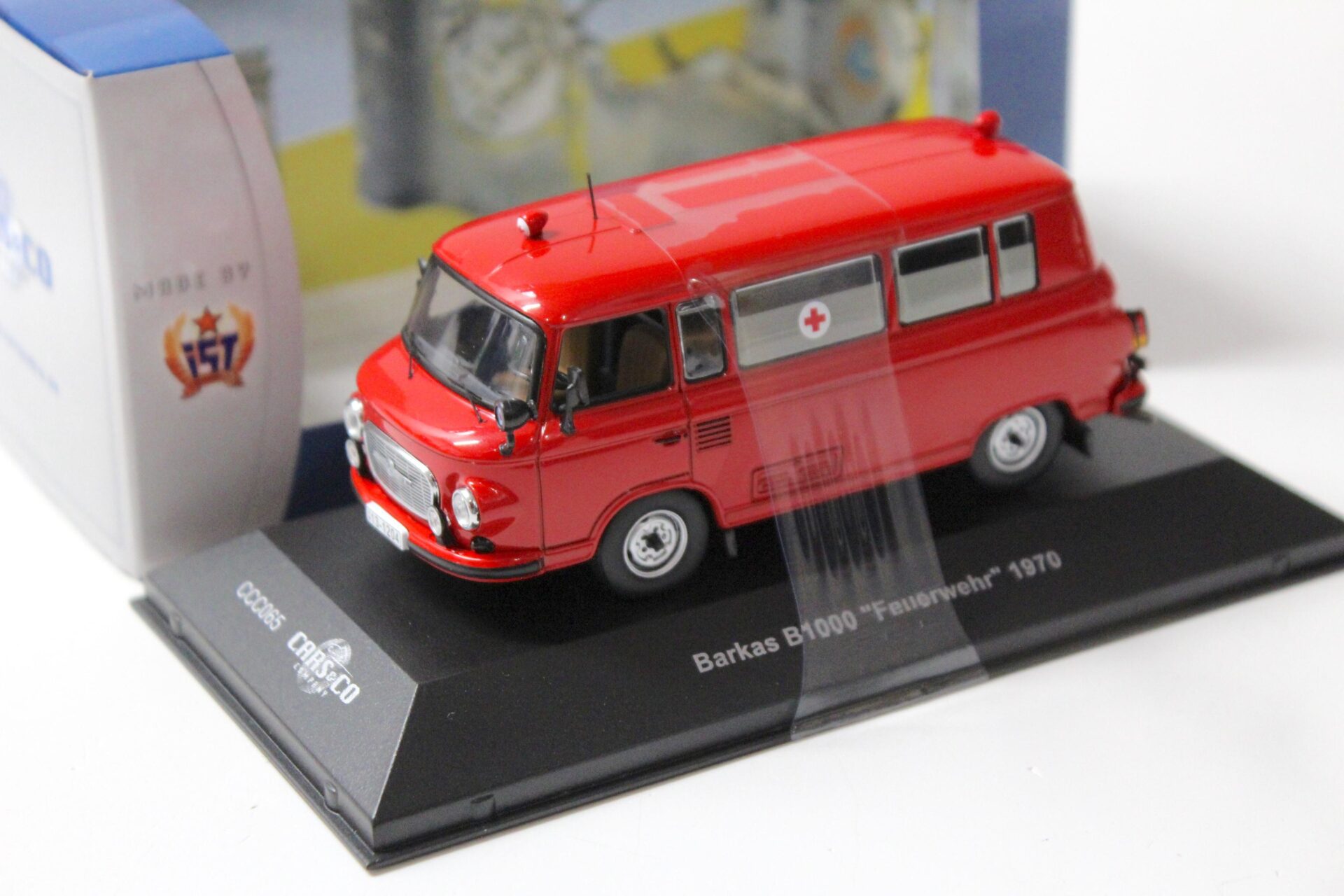 ID 56414 orig.jpg 1:43 Cars&Co IST Barkas B1000 Van Feuerwehr 1970 red
