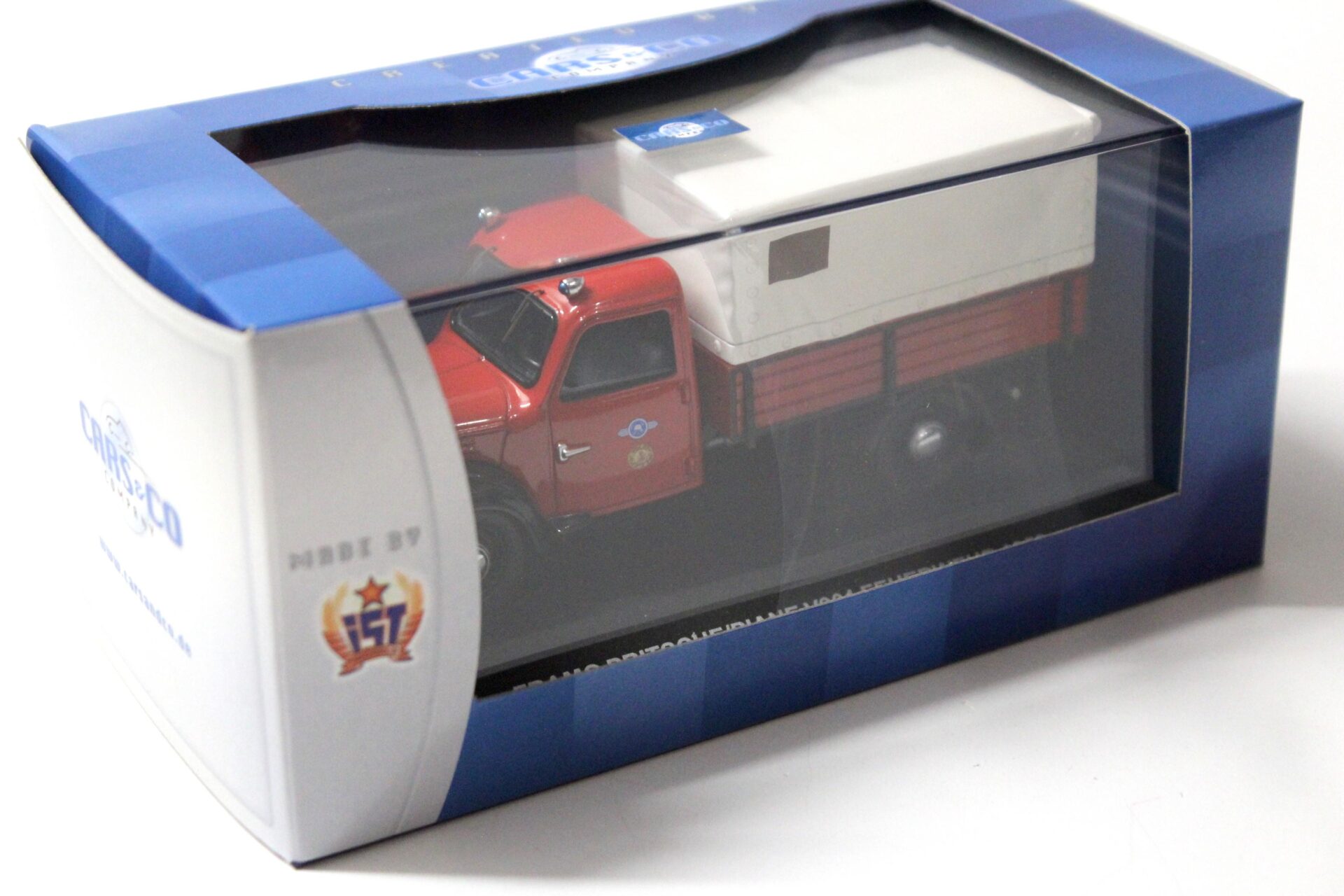 1:43 Cars&Co IST FRAMO V901 Plane/ Pritsche Feuerwehr 1959 red