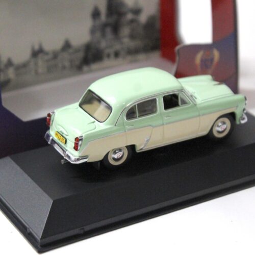 1:43 IST Models Moskwitch 407 Sedan green/ white 1958