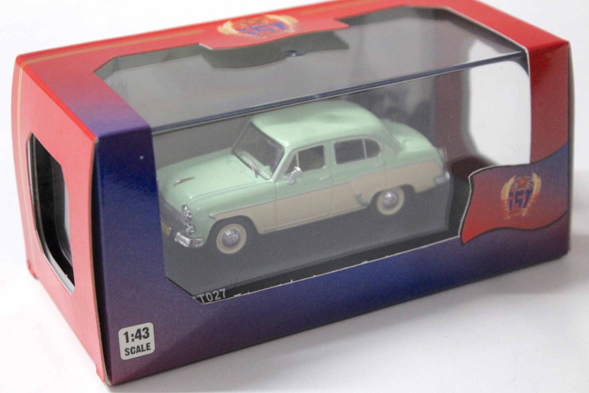 1:43 IST Models Moskwitch 407 Sedan green/ white 1958
