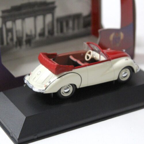 1:43 IST Models IFA F9 Cabriolet white/ red 1953