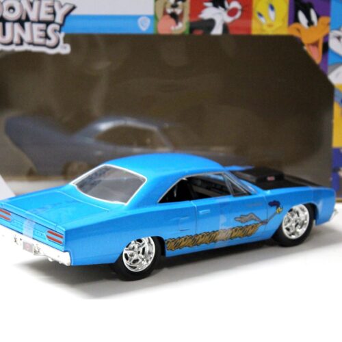 1:24 Jada Toys Looney Tunes Wile E. Coyote + 1970 Plymouth Road Runner blue