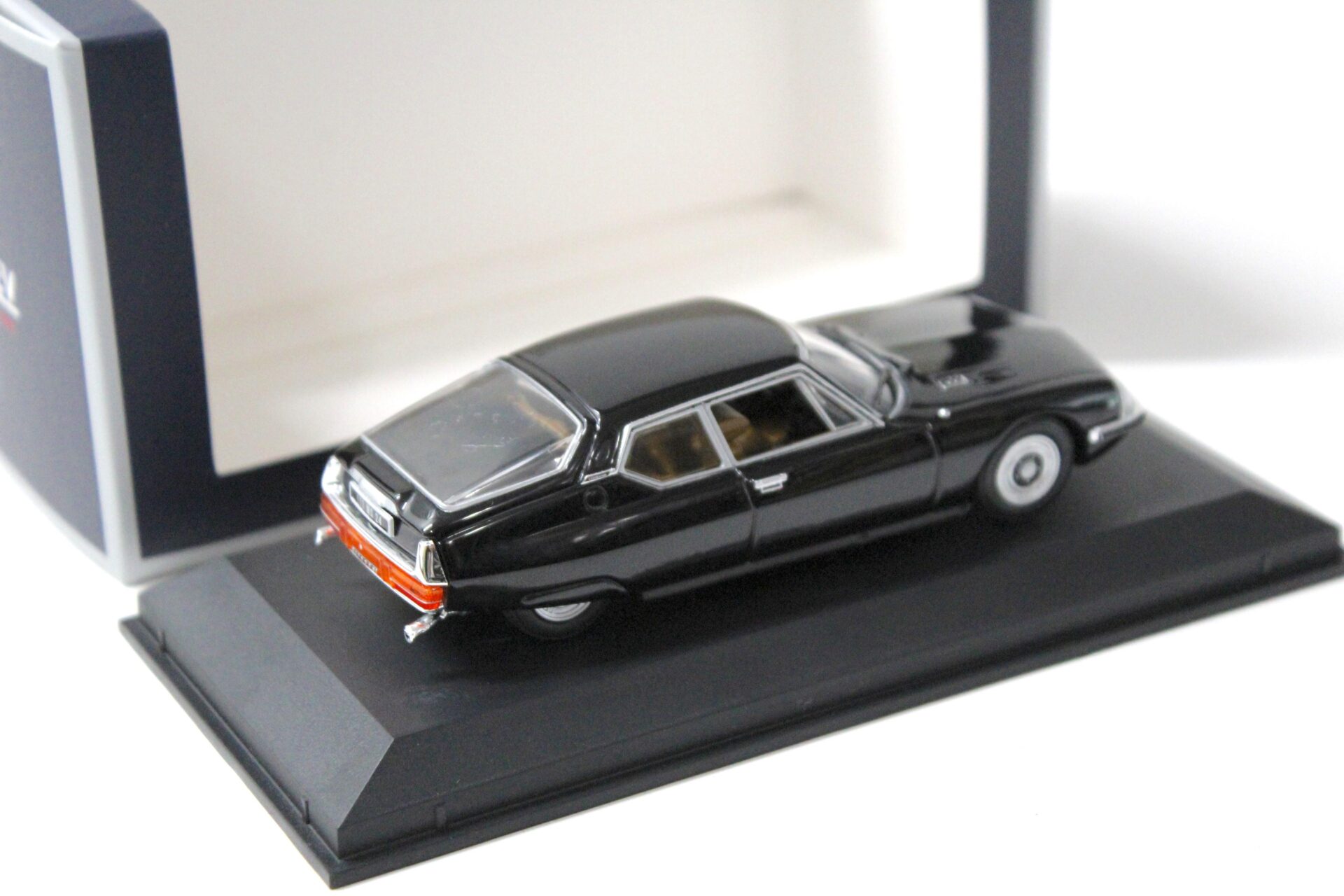 1:43 Norev Citroen SM 1970 black