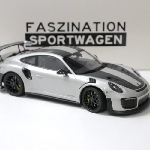 1:18 Minichamps Porsche 911 (991.2) GT2 RS Weissach Package 2018 silver metallic
