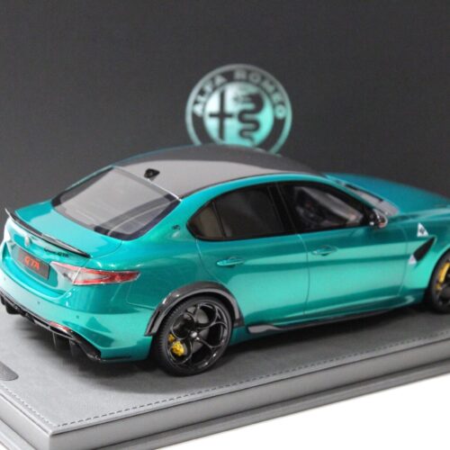1:18 BBR Alfa Romeo Giulia GTA Verde Montreal green/ yellow brakes - Limited 32 pcs.