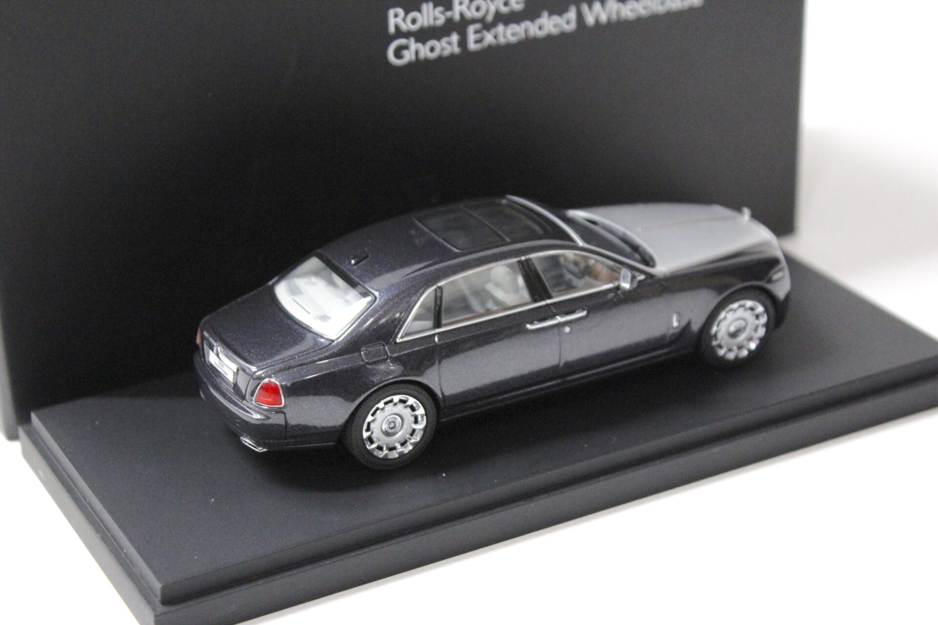 1:43 Kyosho Rolls Royce Ghost Extended Wheelbase EWB Darkest Tungsten