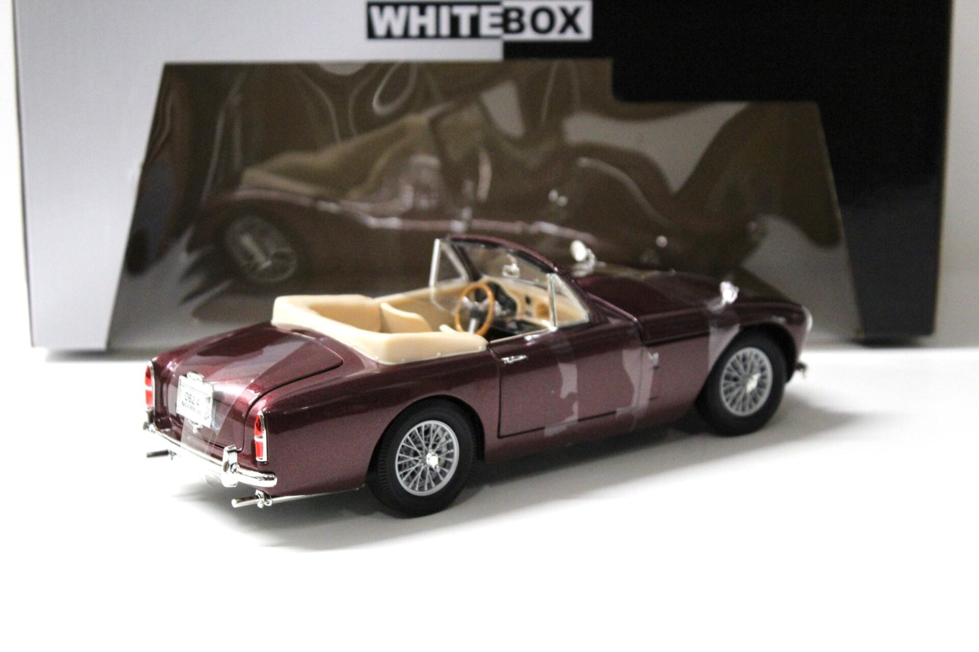 1:18 WhiteBox Aston Martin DB2-4 Mark III Convertible dark red 1958