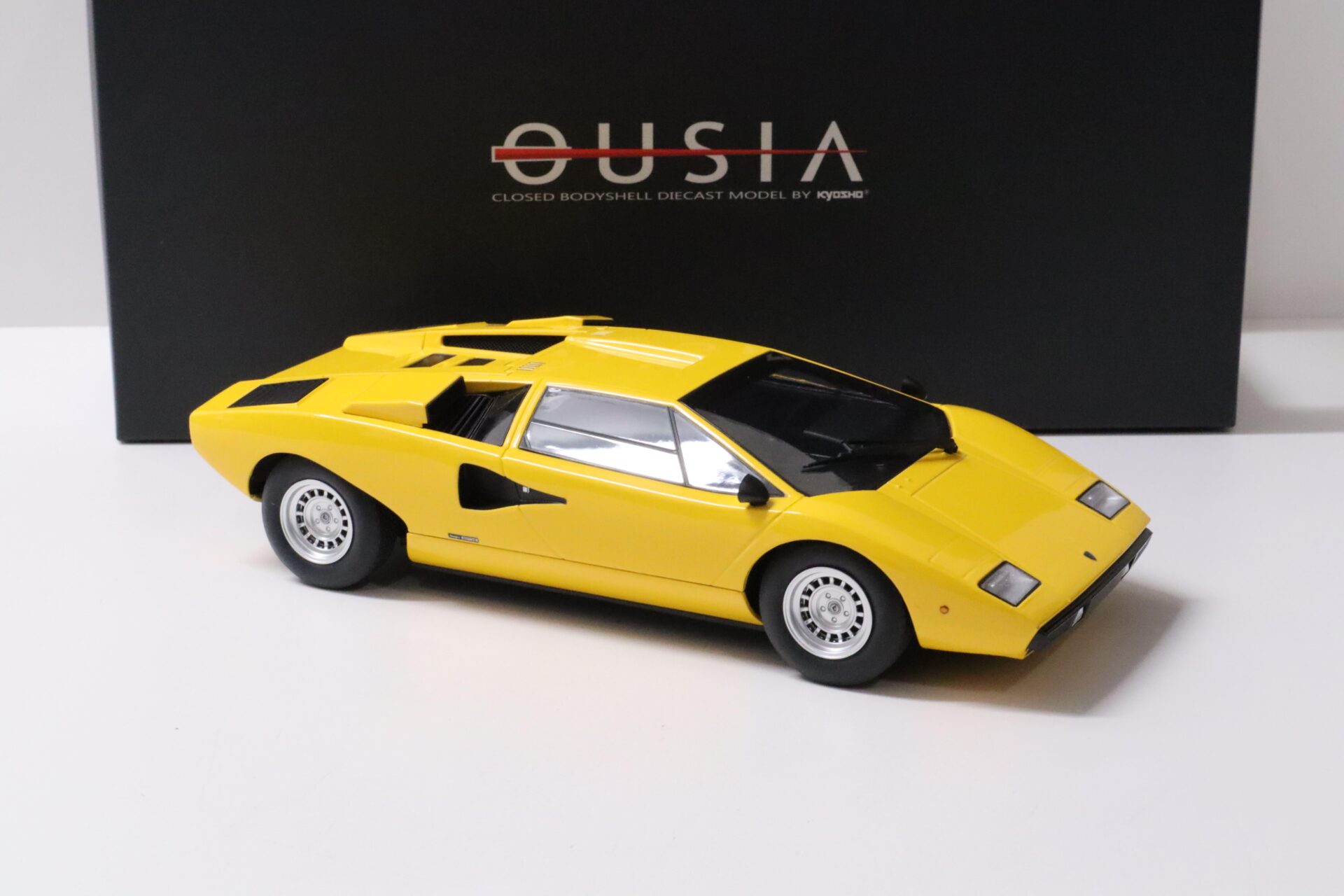 1:18 Kyosho Lamborghini Countach LP400 Coupe yellow