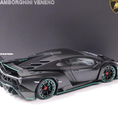 1:18 AUTOart Lamborghini Veneno 2013 matt black/ green
