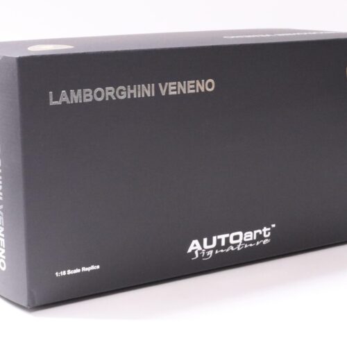 1:18 AUTOart Lamborghini Veneno 2013 matt black/ green