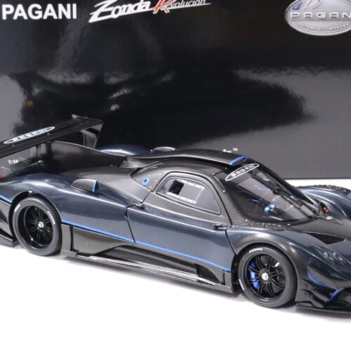 1:18 AUTOart Pagani Zonda Revolucion blue/ black carbon fiber