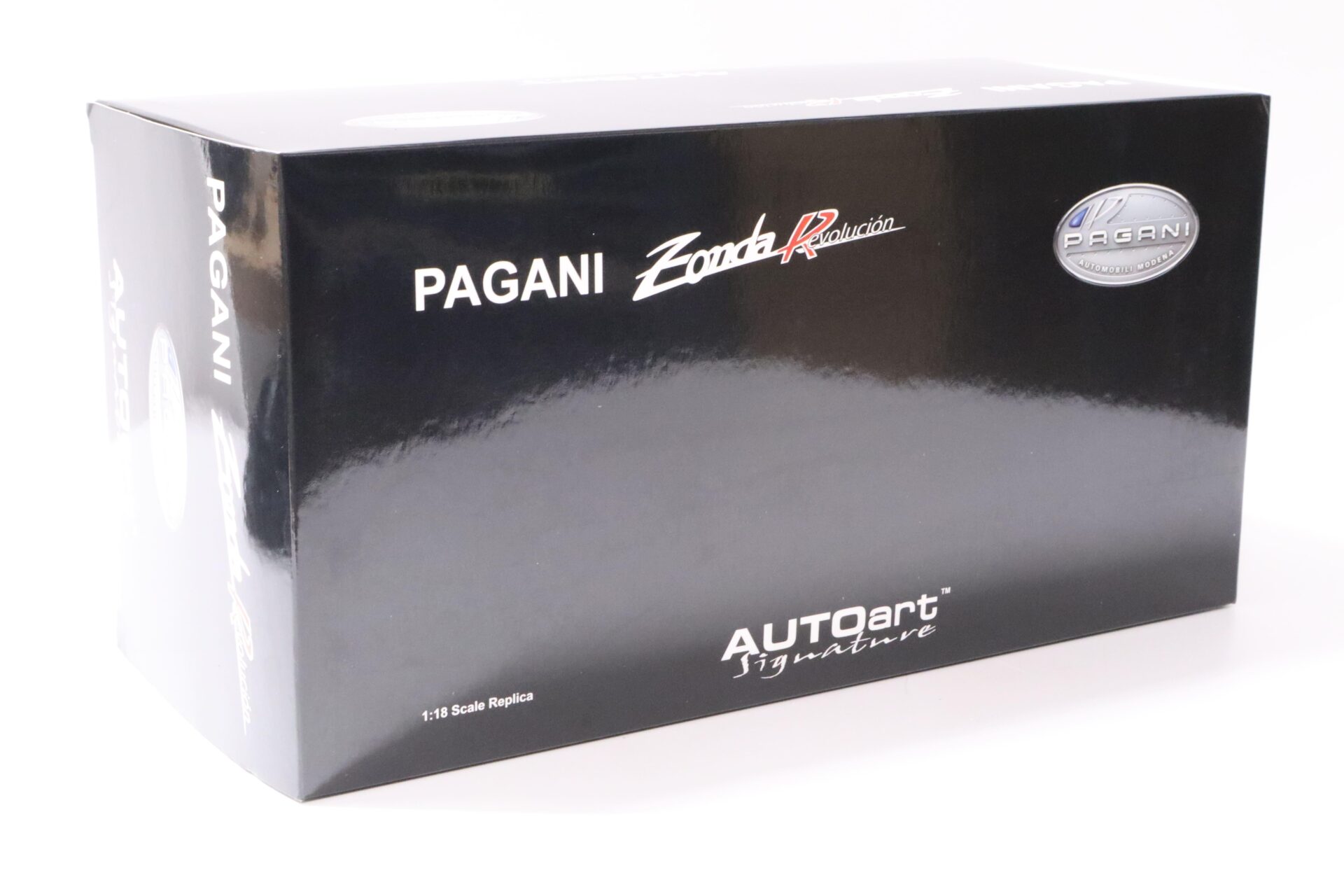 1:18 AUTOart Pagani Zonda Revolucion blue/ black carbon fiber