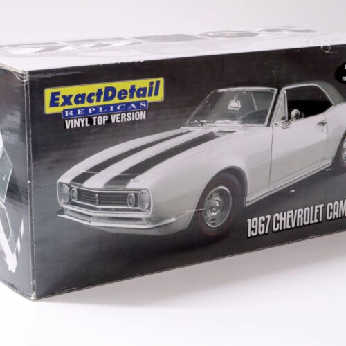 1:18 Exact Detail Chevrolet Camaro Z/28 Coupe 1967 white/ black Vinyl roof