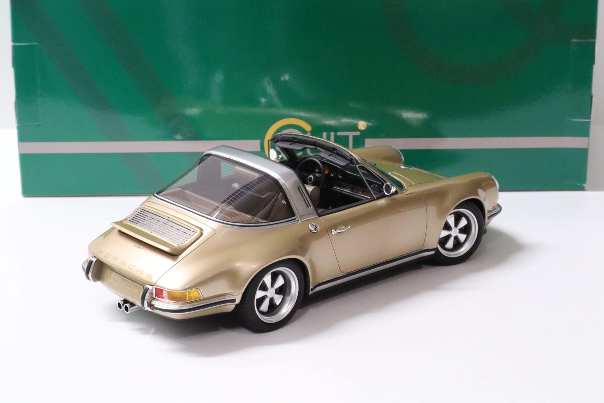 1:18 Cult Scale Models Porsche 911 Targa *SINGER* gold metallic