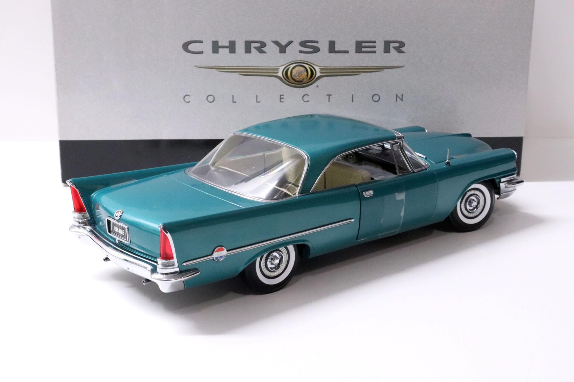 1:18 ERTL Collectibles 1957 Chrysler 300C Coupe green metallic