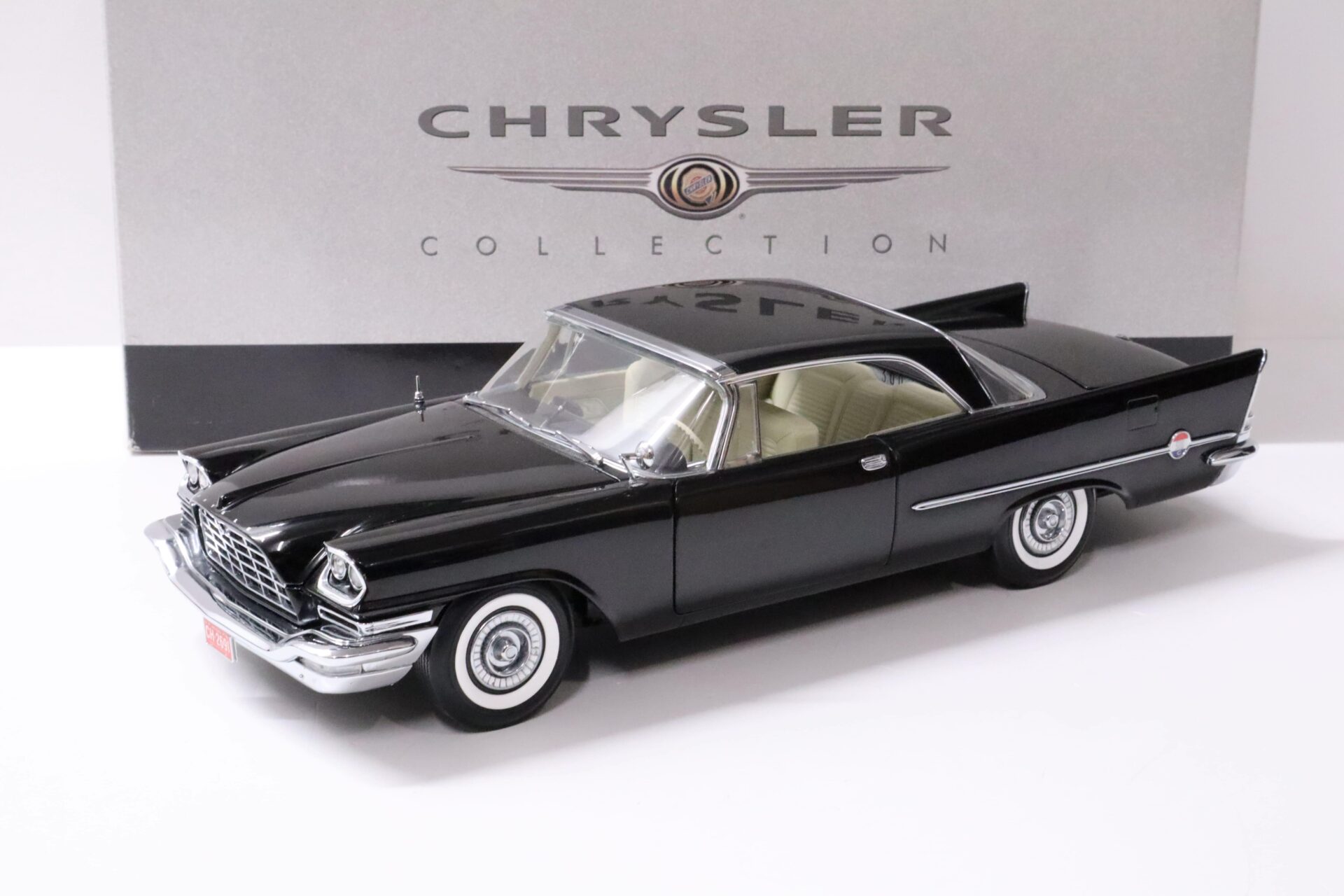 1:18 ERTL Collectibles 1957 Chrysler 300C Coupe black