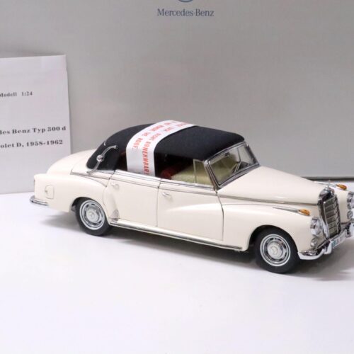 1:24 CMC Mercedes Typ 300D Cabriolet Adenauer white DEALER VERSION