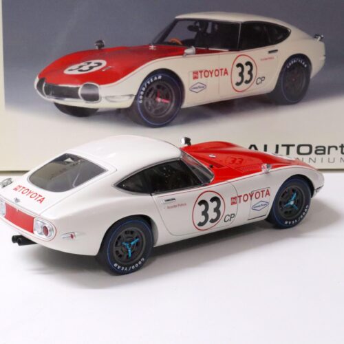 1:18 AUTOart Toyota 2000 GT Coupe SCCA 1968 white/ red #33 DIE-CAST
