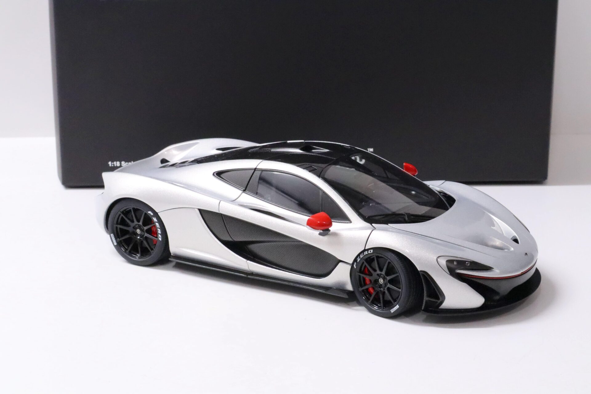1:18 AUTOart McLaren P1 (2013) Ice silver metallic